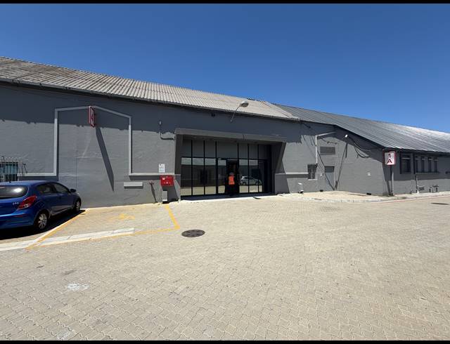 1,332M² WAREHOUSE TO LET IN BLACKHEATH INDUSTRIAL
